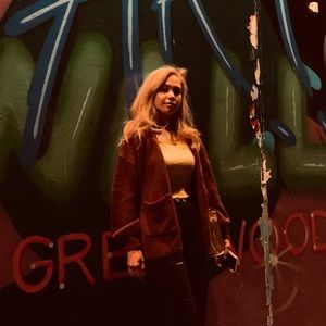 Meet your Posher, Mnj